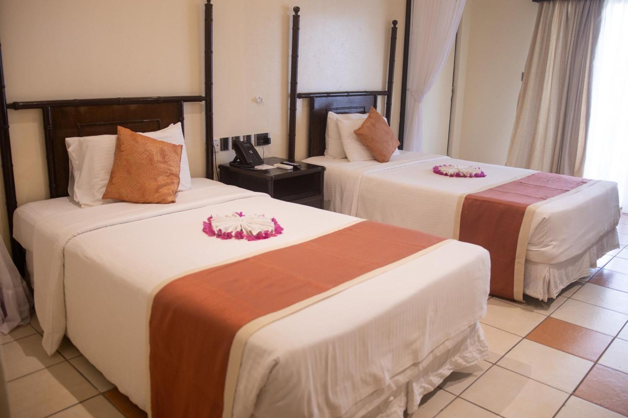 Mombasa Continental Resort Shanzu Exterior foto